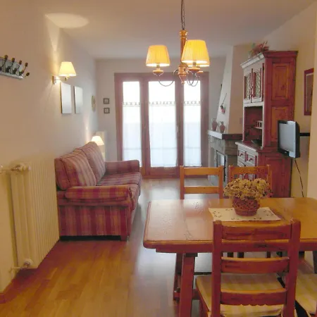 B25 - La Granja, Bajo Con Jardin - Villmor アパート