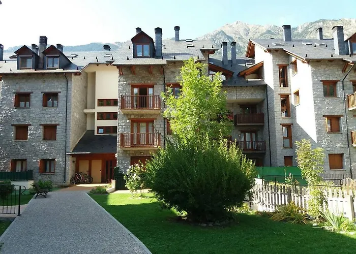 B25 - La Granja, Bajo Con Jardin - Villmor *