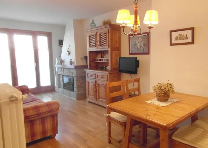 B25 - La Granja, Bajo Con Jardin - Villmor 贝纳斯克