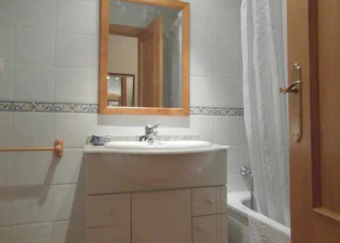 B25 - La Granja, Bajo Con Jardin - Villmor * 贝纳斯克