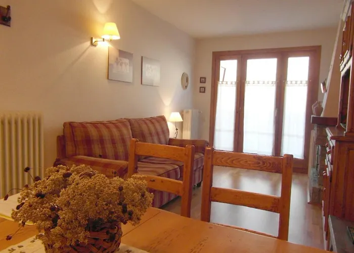 B25 - La Granja, Bajo Con Jardin - Villmor 贝纳斯克