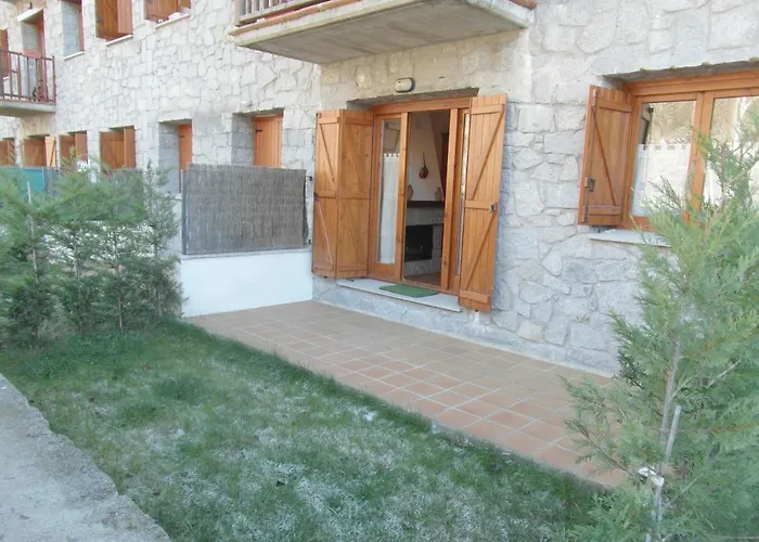 B25 - La Granja, Bajo Con Jardin - Villmor 贝纳斯克